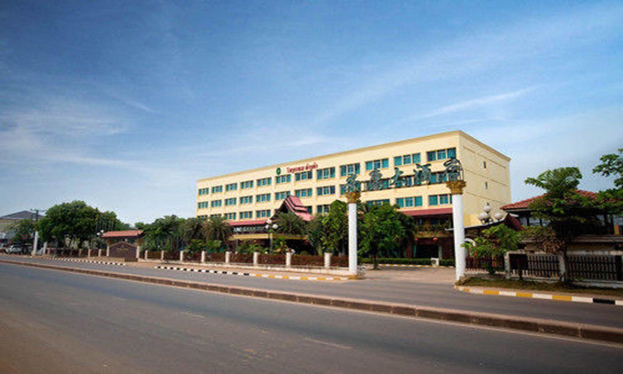 Angkham Hotel Vientián Kültér fotó