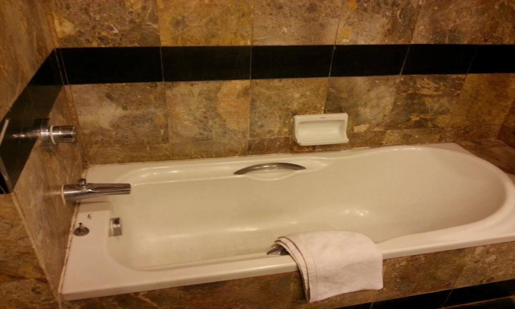Angkham Hotel Vientián Kültér fotó